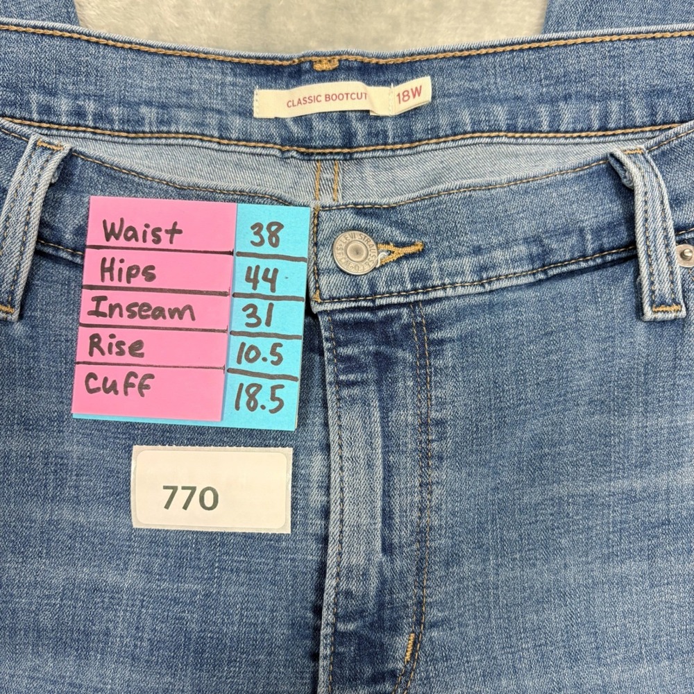 Levi's Womens 18W (38x31) Classic Bootcut Medium Wash Stretch Denim Plus Size - Picture 2 of 11